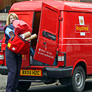 Служащие Royal Mail бастуют из-за уволенного сотрудника