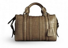 Эксклюзивная сумочка Burberry за 12 тыс. фунтов продается в Harrods и на burberry.com