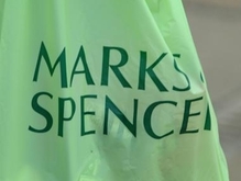 Marks & Spencer продает пластиковые пакеты исключительно в благотворительных целях